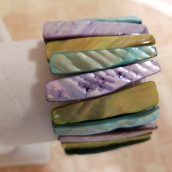 Abalone Shell Stretch Bracelet - Picture 9 of 12